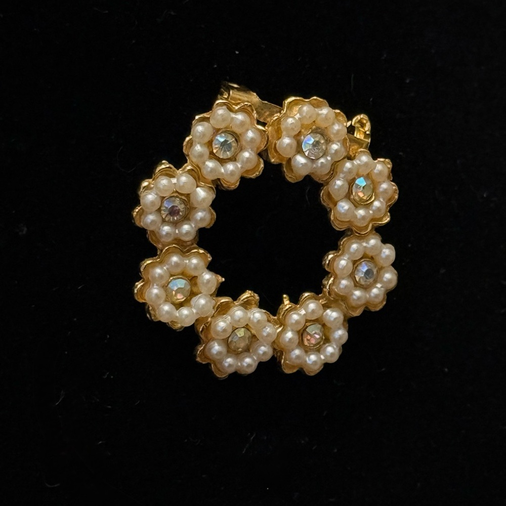 Retro Rhinestone Brooch with Faux Pearls